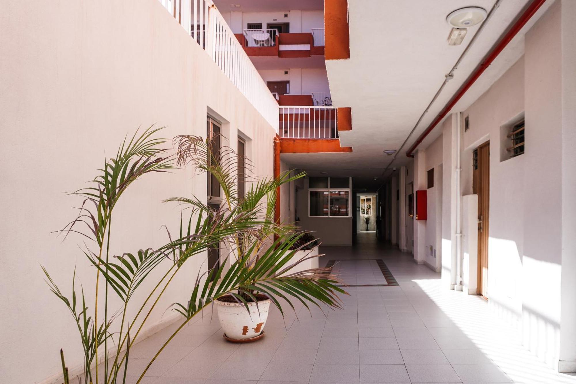 Modern Studio Close To The Beach With Pool 拉克鲁斯 外观 照片