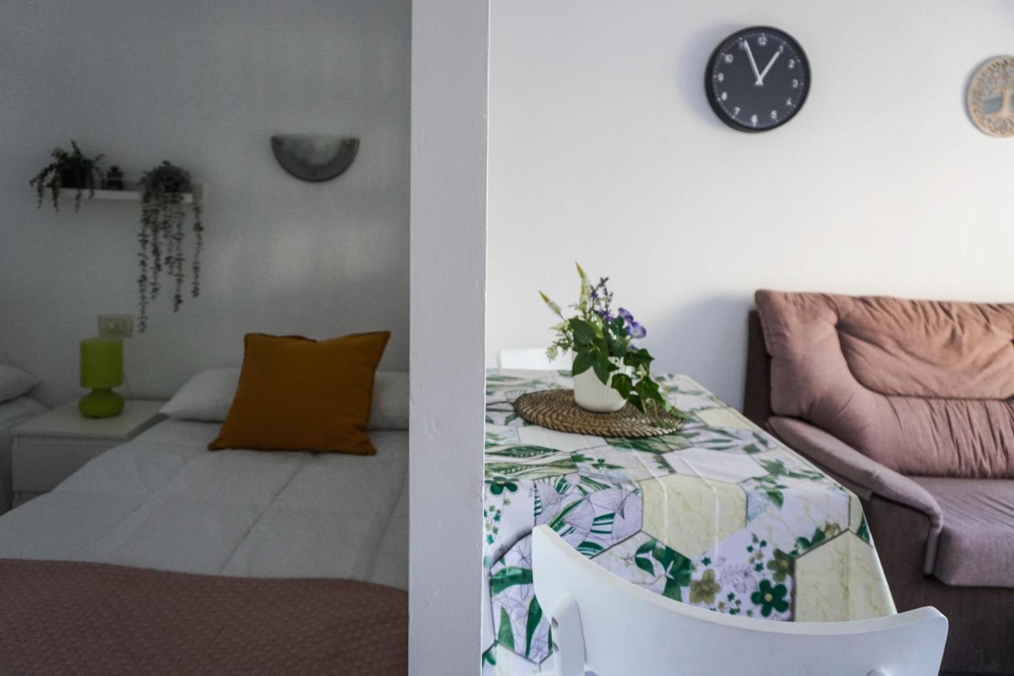 Modern Studio Close To The Beach With Pool 拉克鲁斯 外观 照片