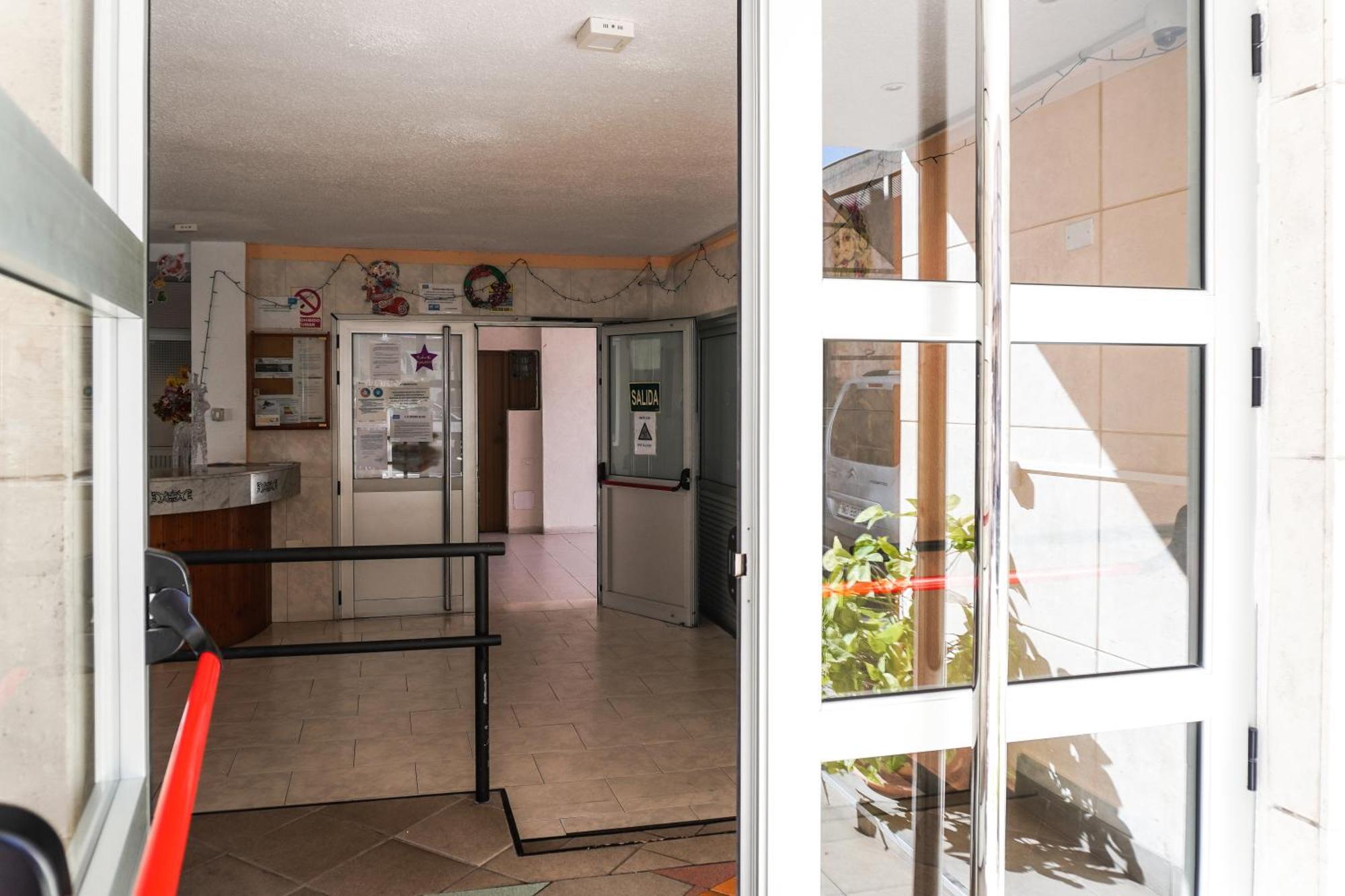 Modern Studio Close To The Beach With Pool 拉克鲁斯 外观 照片