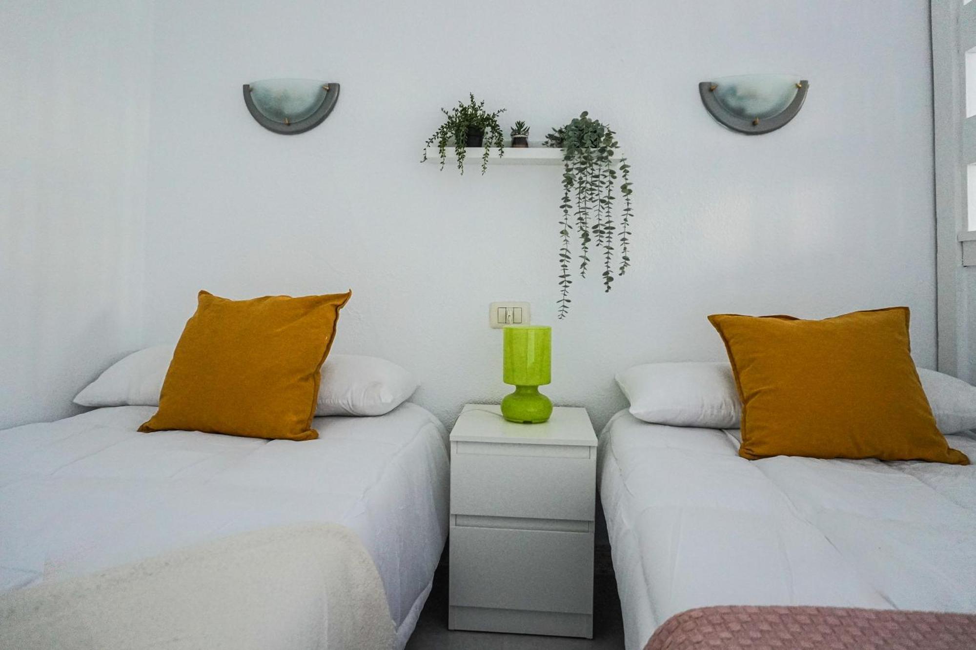 Modern Studio Close To The Beach With Pool 拉克鲁斯 外观 照片